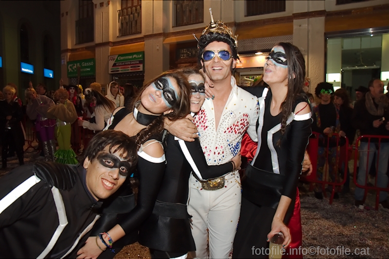 Carnaval 2014 Sitges - Rua de l'Extermini
Carnaval 2014 Sitges - Rua de l'Extermini
Keywords: Carnaval 2014 Sitges - Rua de l'Extermini
