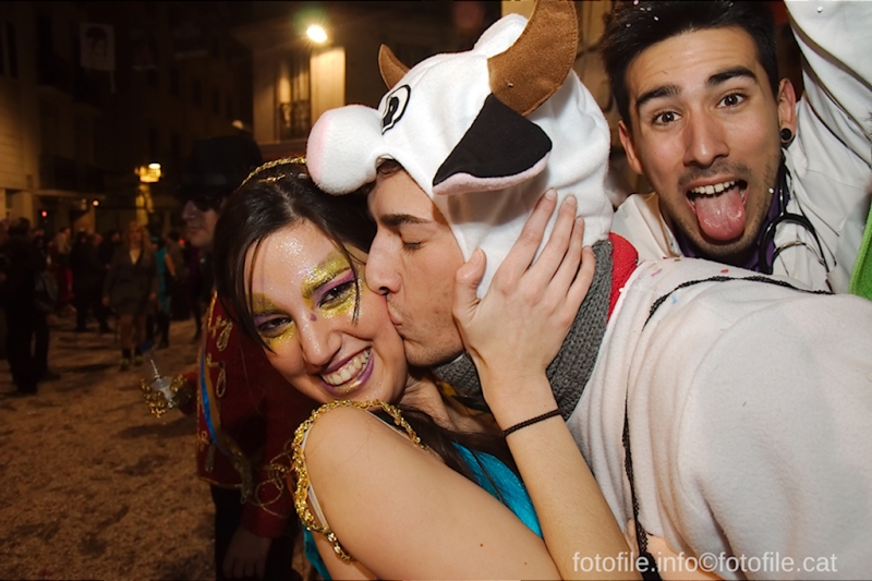 Carnaval 2014 Sitges - Rua de l'Extermini
Carnaval 2014 Sitges - Rua de l'Extermini
Keywords: Carnaval 2014 Sitges - Rua de l'Extermini