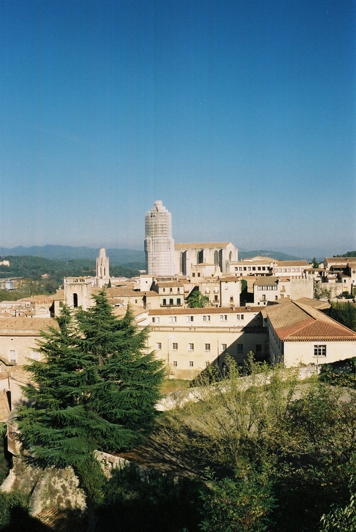 Girona.
Visita a Girona. Passeig per la muralla.
Keywords: Girona Medieval Call jueu