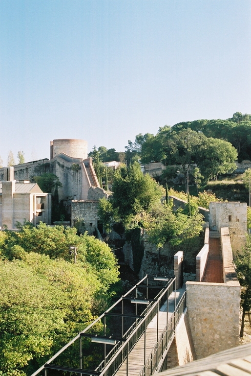 Girona.
Visita a Girona. Passeig per la muralla.
Keywords: Girona Medieval Call jueu