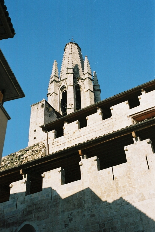 Girona.
Visita a Girona. Vistes de la ciutat i el riu.
Keywords: Girona Medieval Call Jueu
