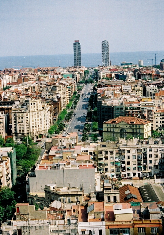 Gaudi - Sagrada Familia
Sagrada Familia. Barcelona 2003. Vistes desde els campanars.  
Keywords: Gaudi Sagrada Familia