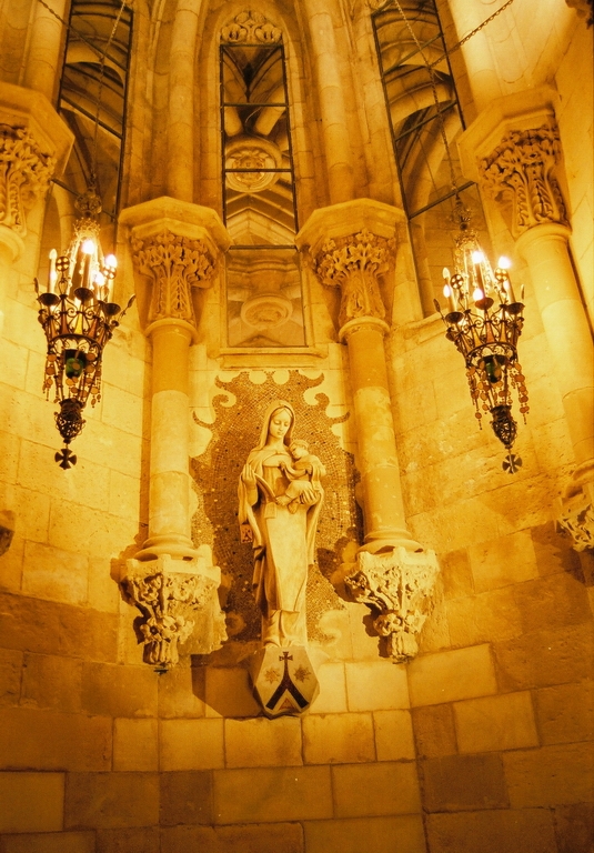 Gaudi - Sagrada Familia
Sagrada Familia. Barcelona 2003. Cripta
Keywords: Gaudi Sagrada Familia