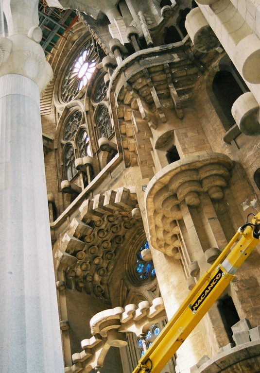 Gaudi - Sagrada Familia
Sagrada Familia. Barcelona 2003. Interiors en obres del temple.
Keywords: Gaudi Sagrada Familia
