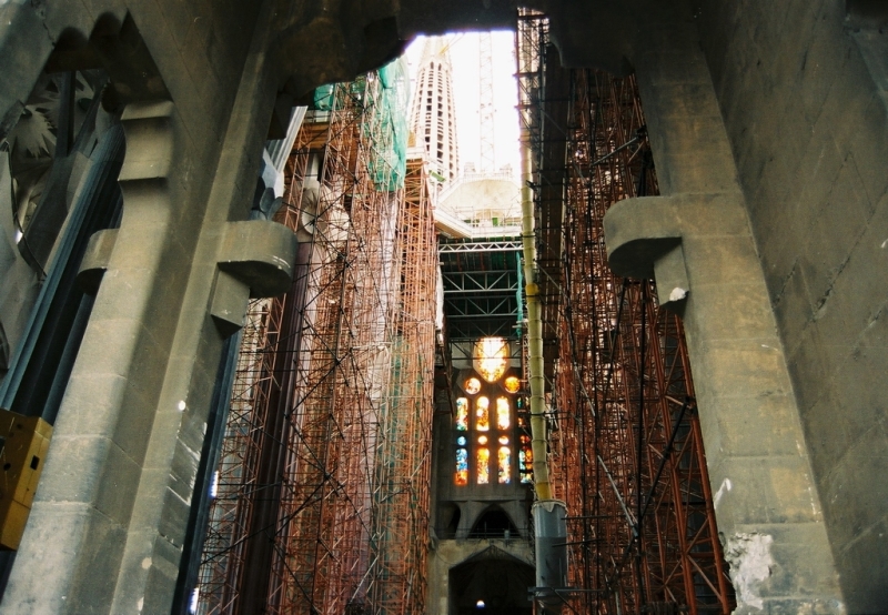 Gaudi - Sagrada Familia
Sagrada Familia. Barcelona 2003. Interiors en obres del temple.
Keywords: Gaudi Sagrada Familia